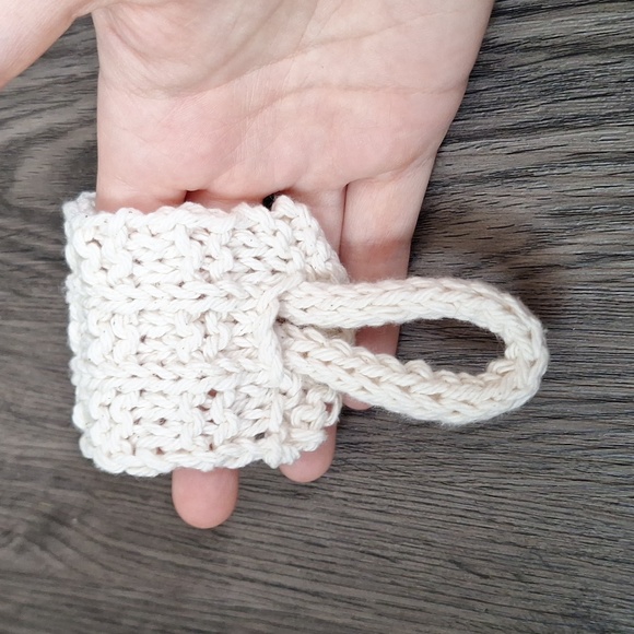 Handknit Kitchen Towel Loop - Picture 4 of 5